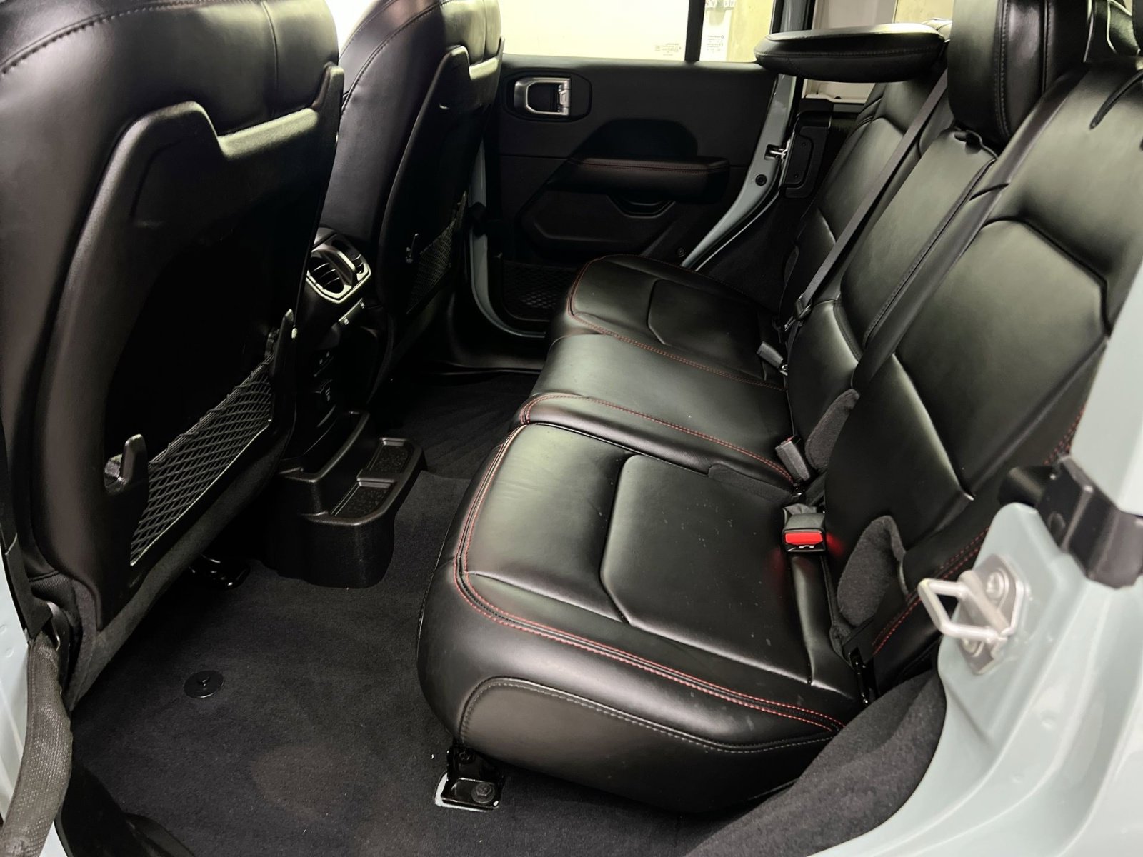 Used 2024 Jeep Wrangler Unlimited Rubicon w/ Technology Group image 29