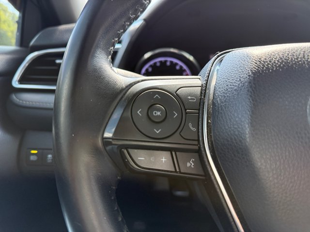 Used 2018 Toyota Camry SE w/ Moonroof Package FWD image 16