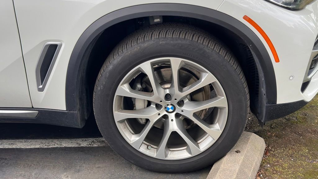 Used 2020 BMW X5 xDrive40i w/ Premium Package AWD/4WD image 4