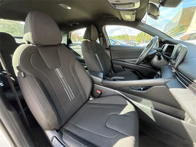 Used 2025 Hyundai Elantra Sport image 23