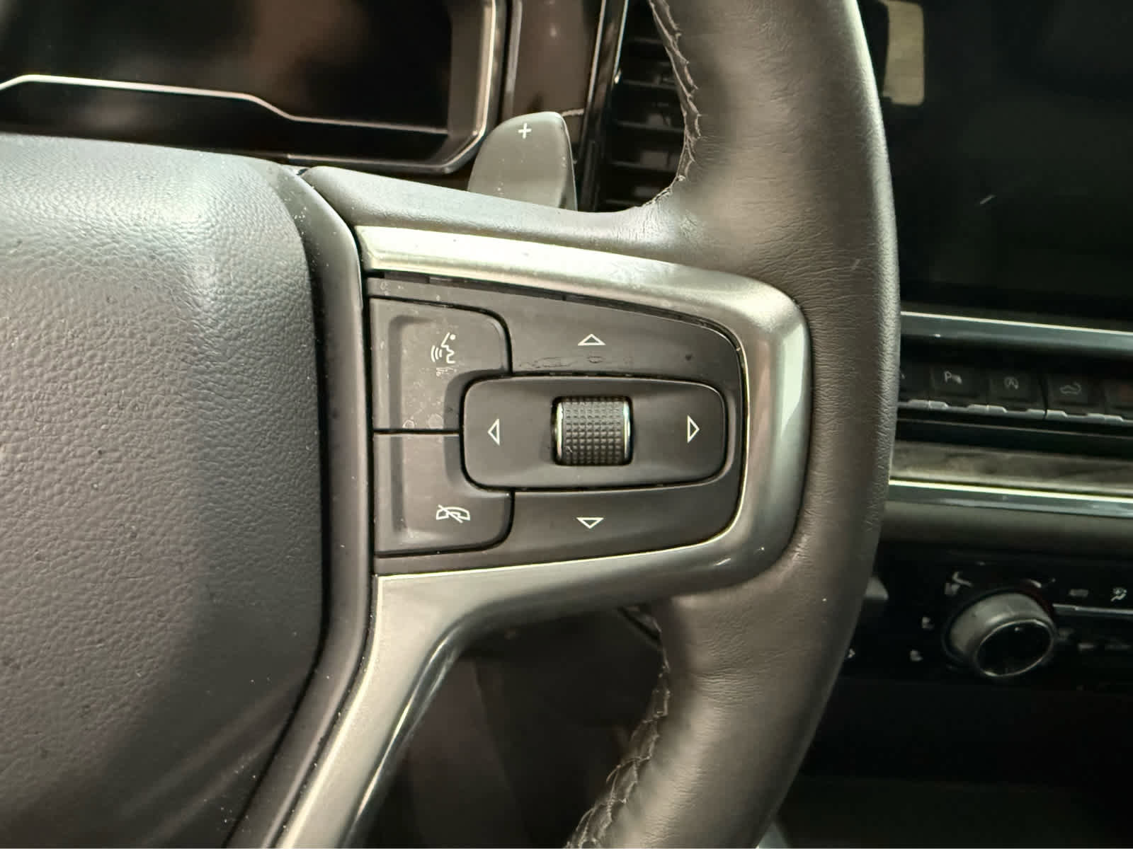 Certified 2023 Chevrolet Silverado 1500 LTZ w/ LTZ Premium Package AWD/4WD image 22