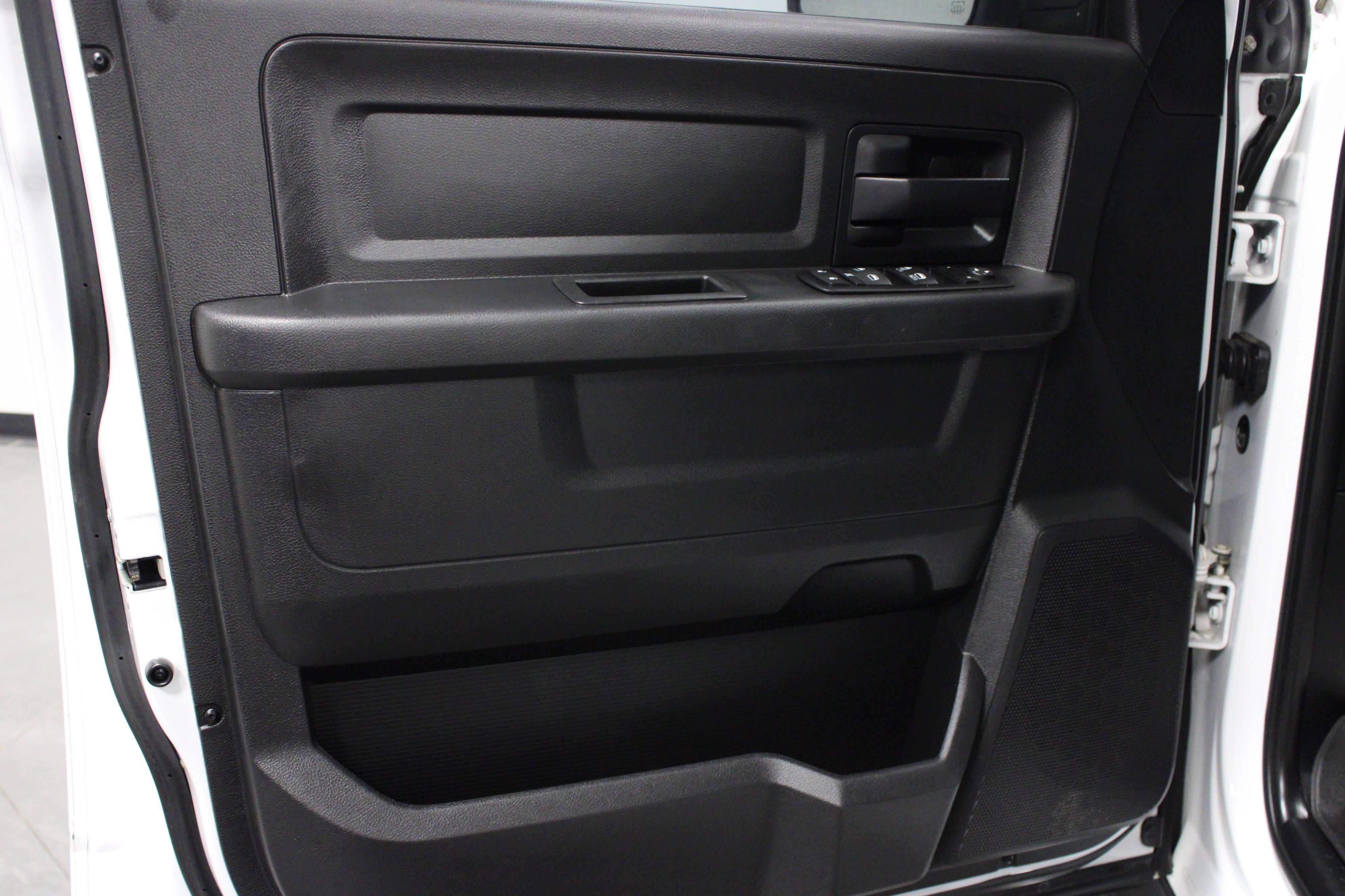 Used 2015 RAM 1500 Express AWD/4WD image 11