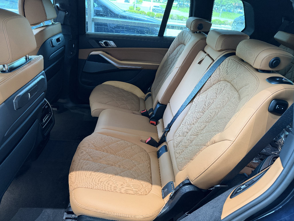 New 2027 BMW X7 xDrive40i AWD/4WD image 13