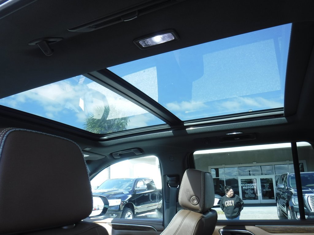 Used 2023 Chevrolet Tahoe High Country image 12