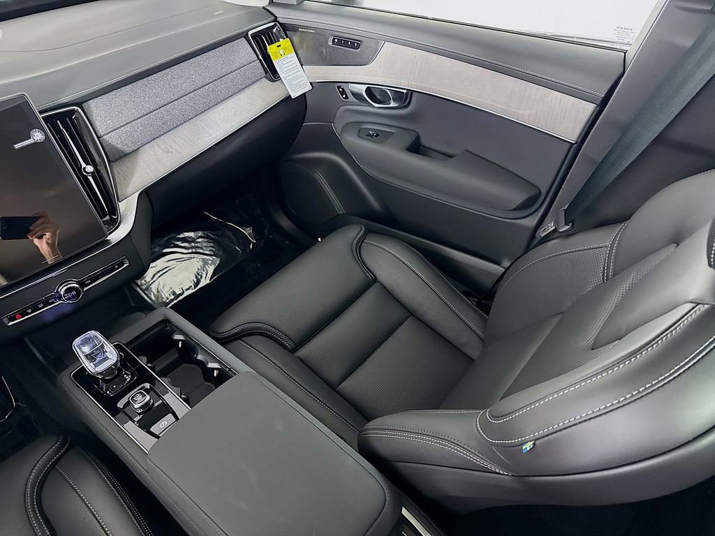 New 2026 Volvo XC90 B6 Ultra w/ Protection Package image 25