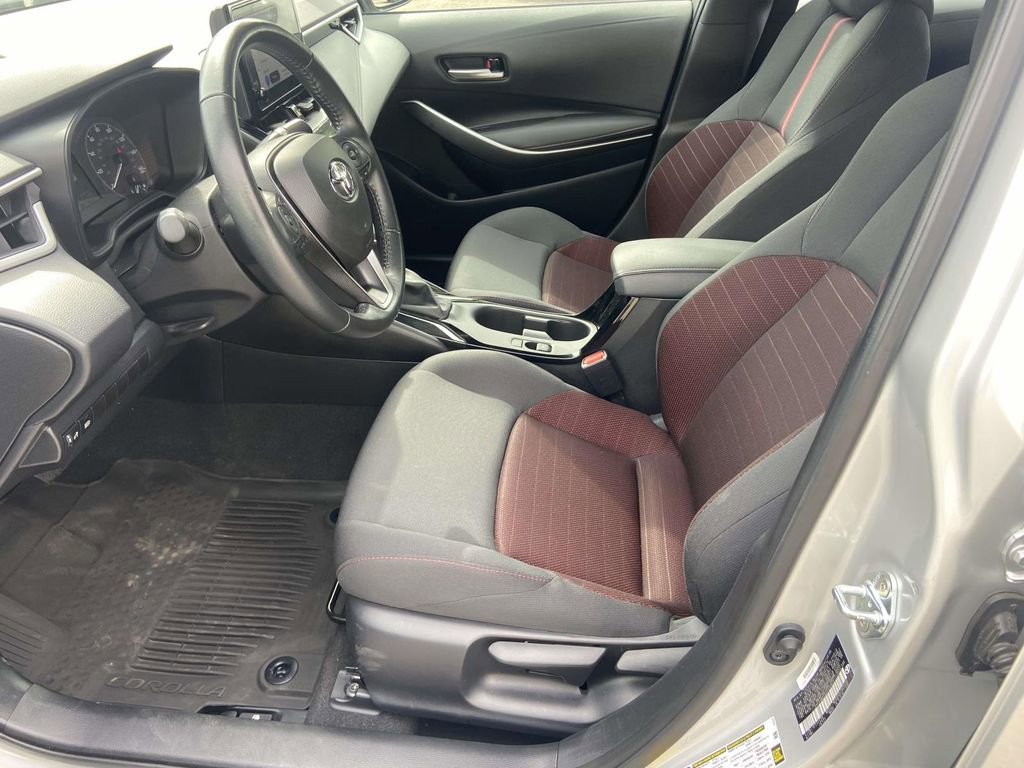 Used 2025 Toyota Corolla SE image 17