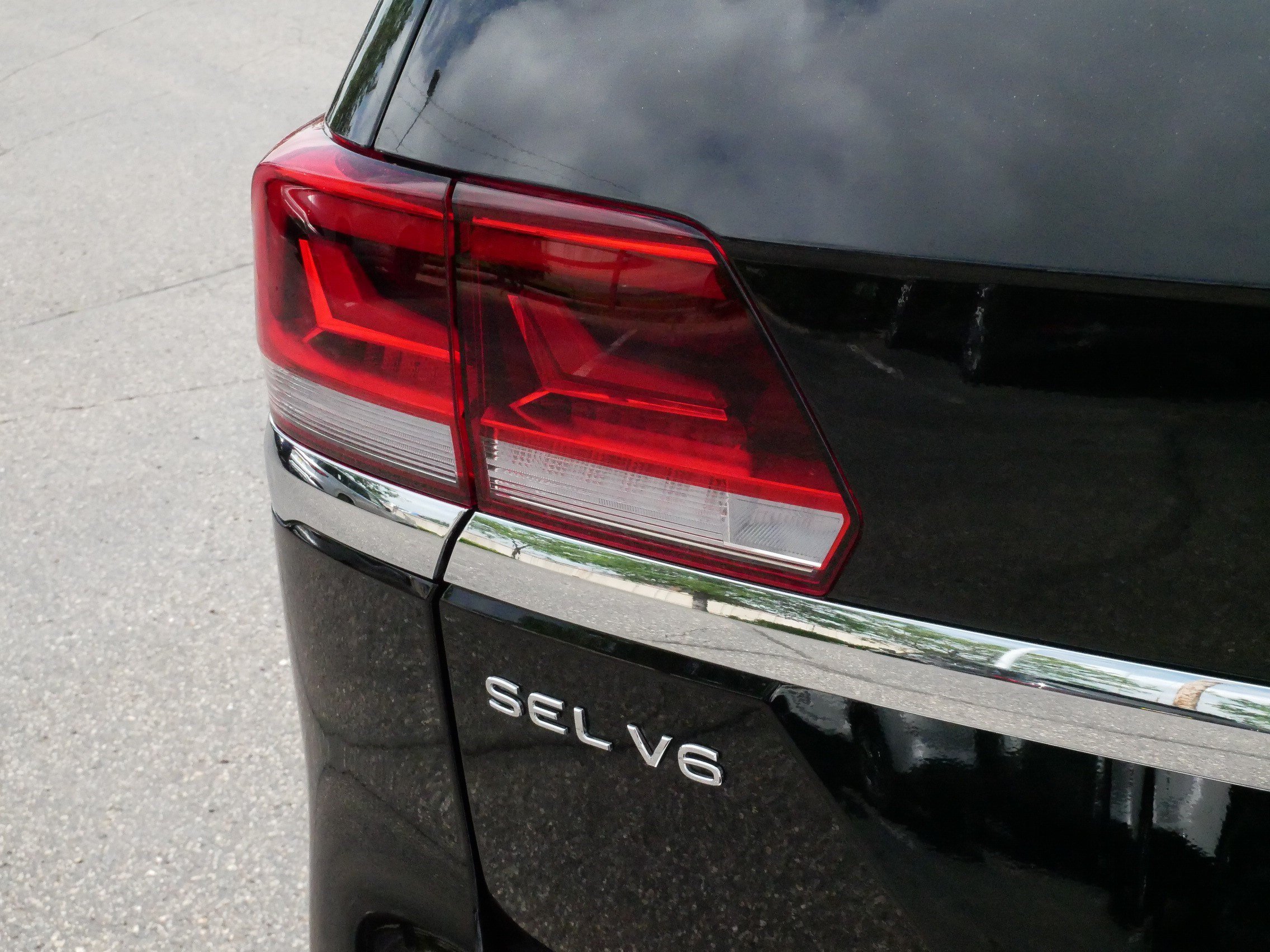 Certified 2023 Volkswagen Atlas SEL AWD/4WD image 17