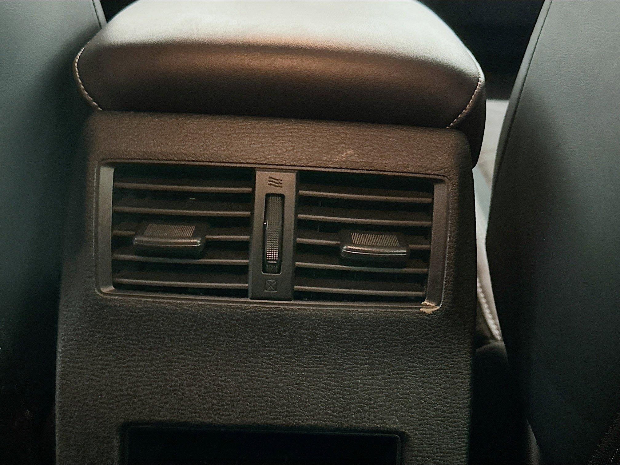 Used 2024 Mitsubishi Outlander SE image 27