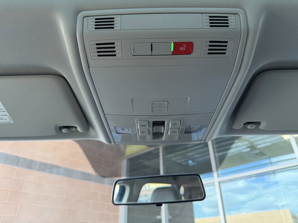 Used 2022 Volkswagen Taos SE w/ Panoramic Sunroof Package image 25