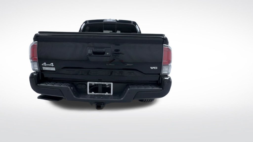 Certified 2022 Toyota Tacoma Limited AWD/4WD image 8