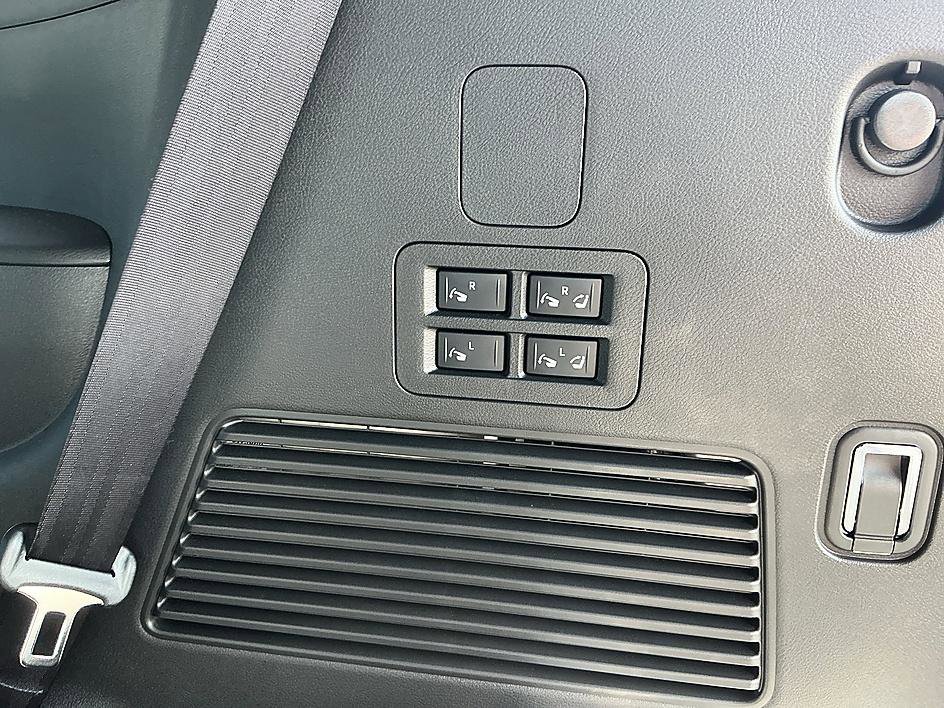 Certified 2025 Nissan Armada SL w/ Captain's Chari Seat Package image 26