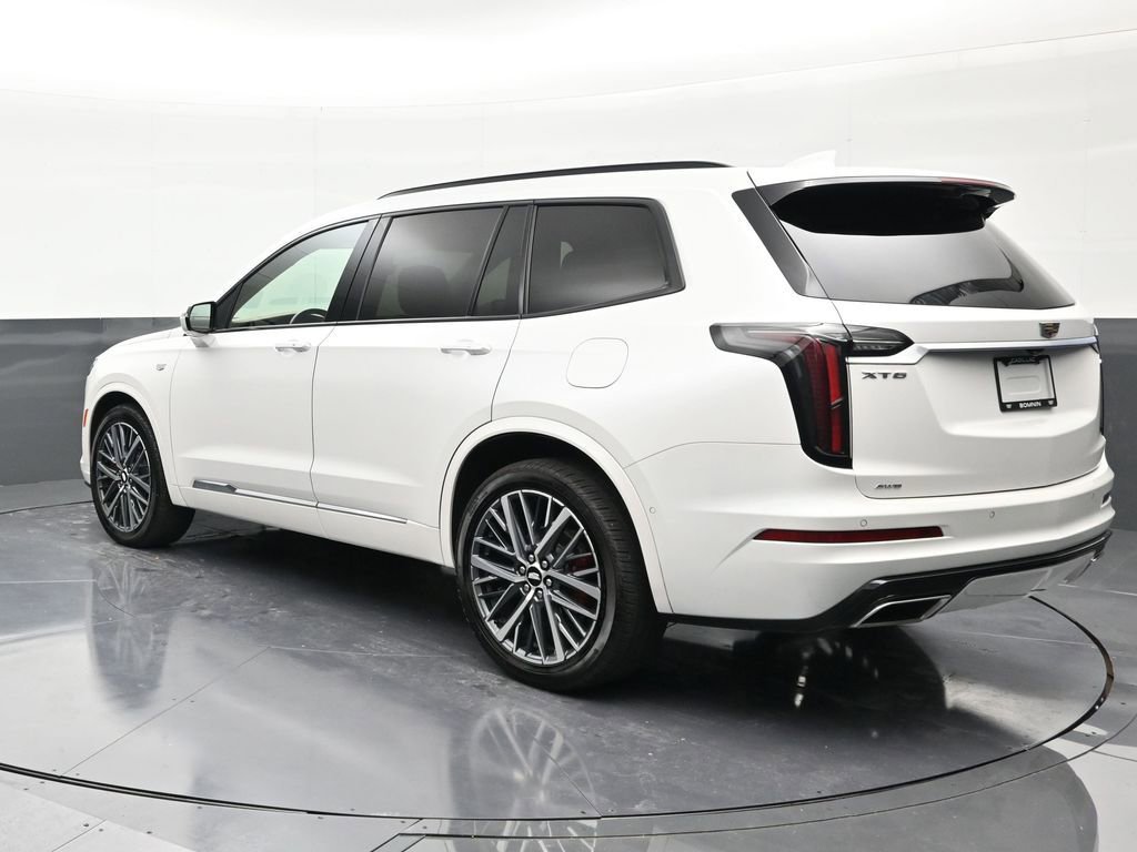 Certified 2022 Cadillac XT6 Sport w/ Platinum Package AWD/4WD image 3