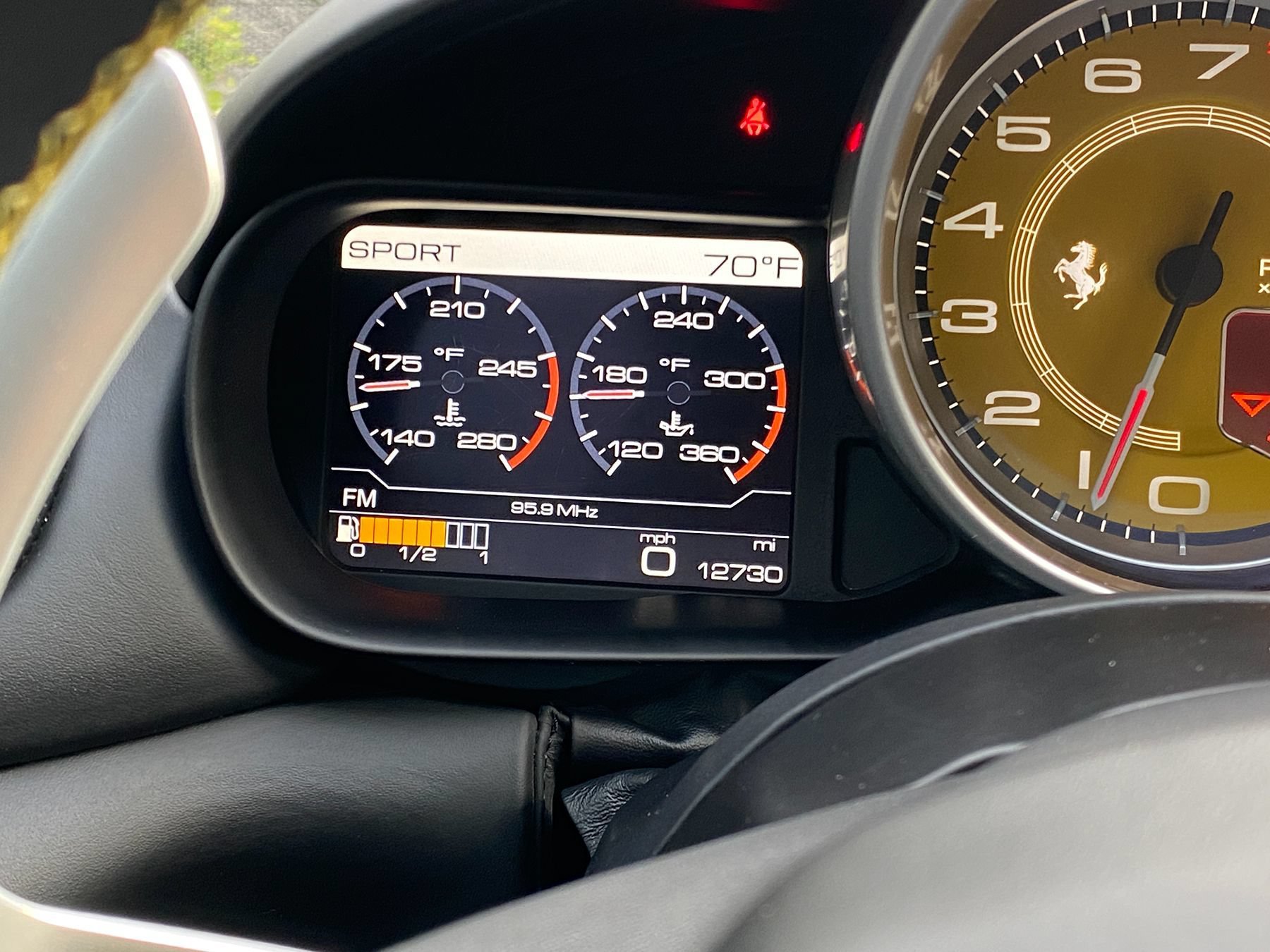 Used 2016 Ferrari California T RWD image 33