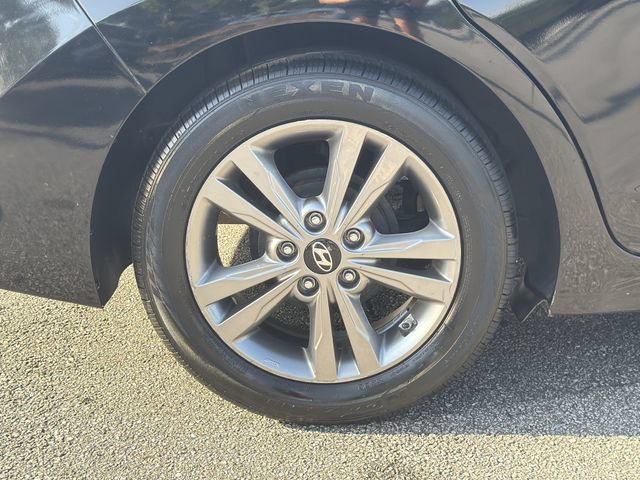 Used 2017 Hyundai Elantra Value Edition FWD image 19
