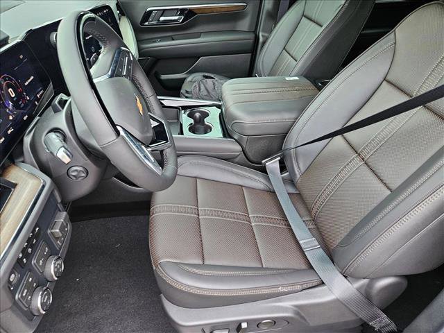 New 2026 Chevrolet Suburban High Country image 4