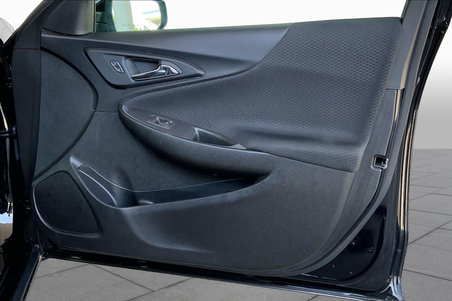 Used 2025 Chevrolet Malibu LT FWD image 23