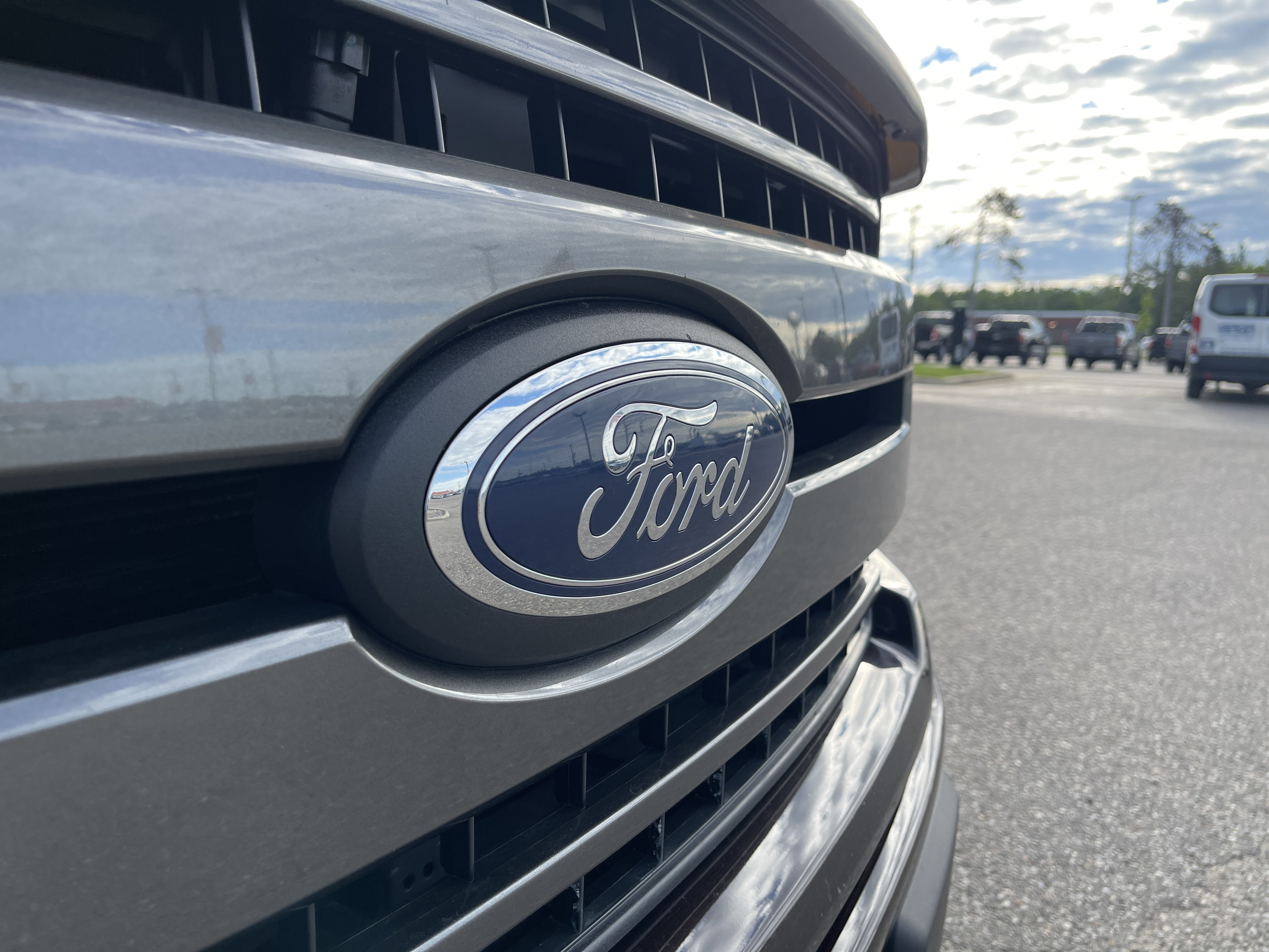 Used 2018 Ford F150 XLT w/ Equipment Group 302A Luxury AWD/4WD image 25
