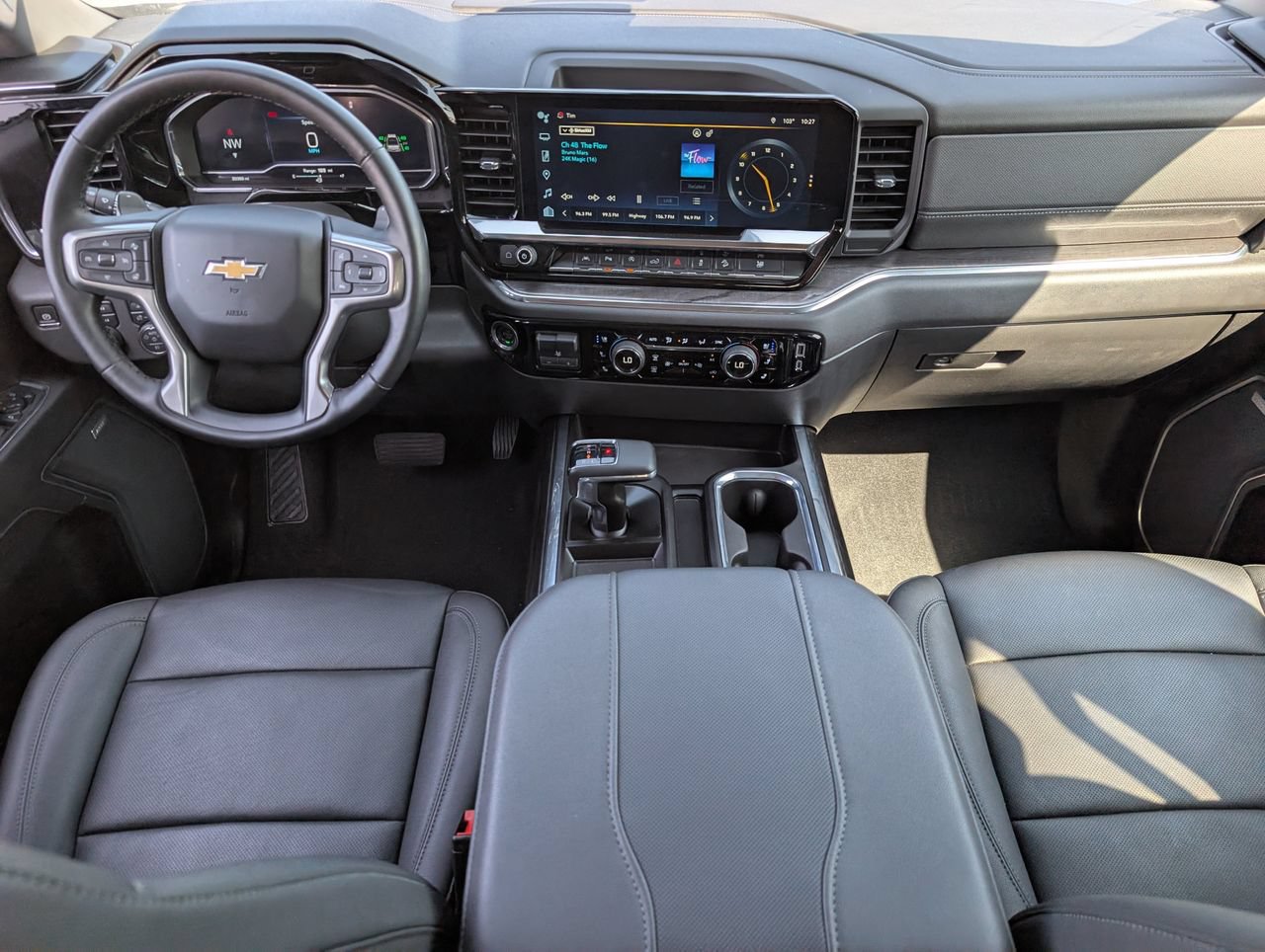 Used 2025 Chevrolet Silverado 1500 LTZ AWD/4WD image 9