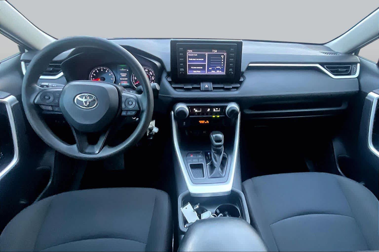 Used 2019 Toyota RAV4 LE FWD image 13