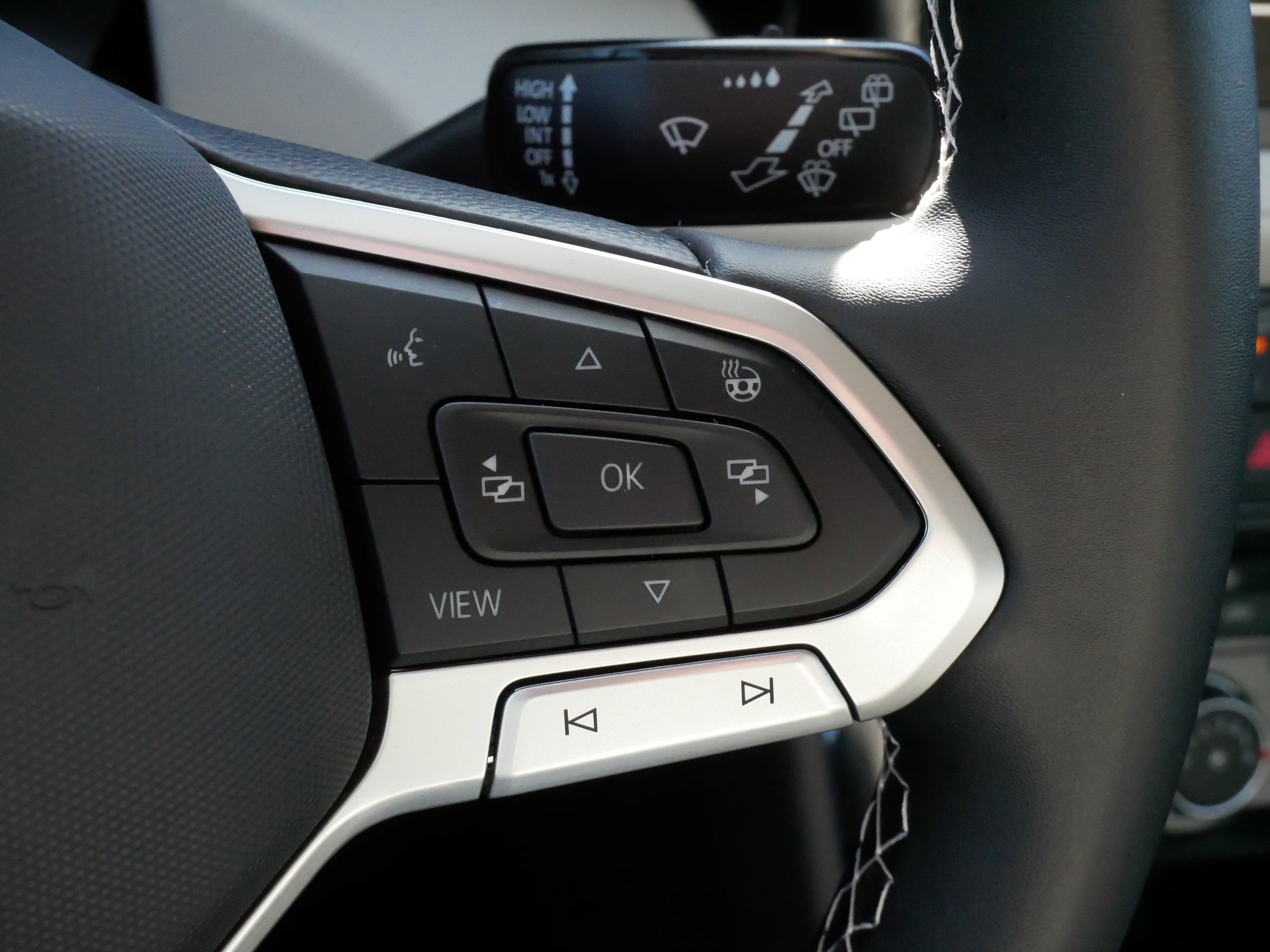 Certified 2025 Volkswagen Taos S image 25