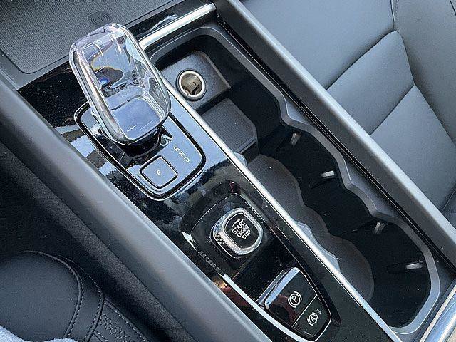 New 2026 Volvo XC60 B5 Plus w/ Climate Package AWD/4WD image 18