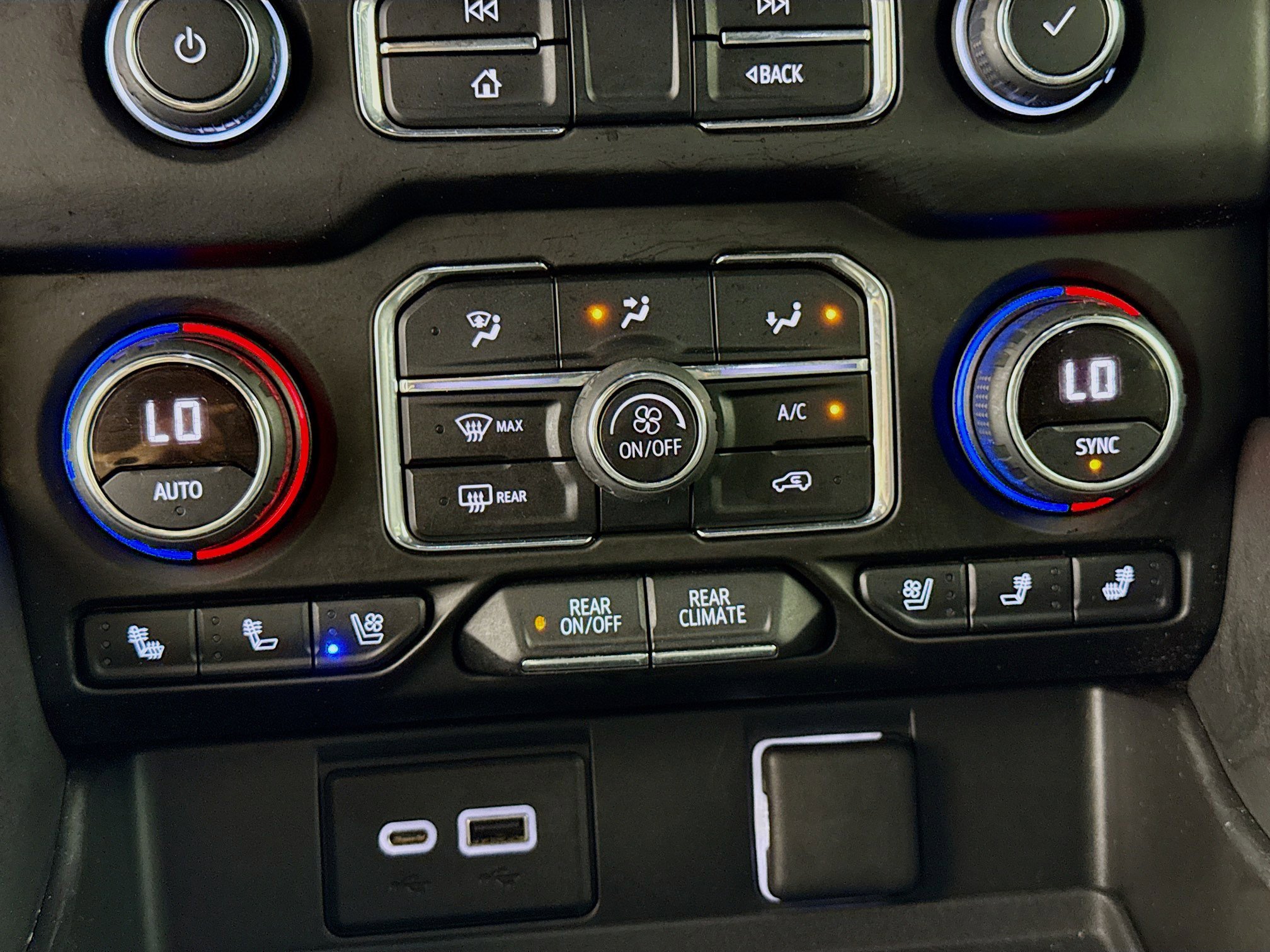 Used 2021 Chevrolet Suburban High Country AWD/4WD image 16