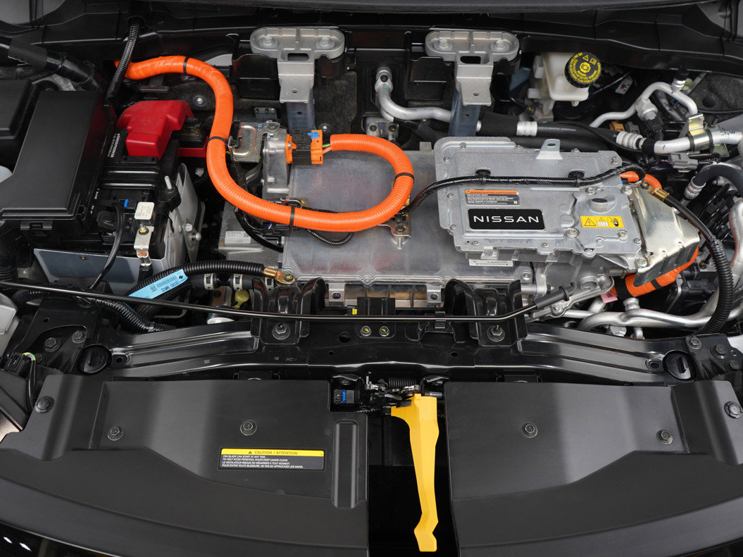 Used 2023 Nissan Ariya AWD image 32