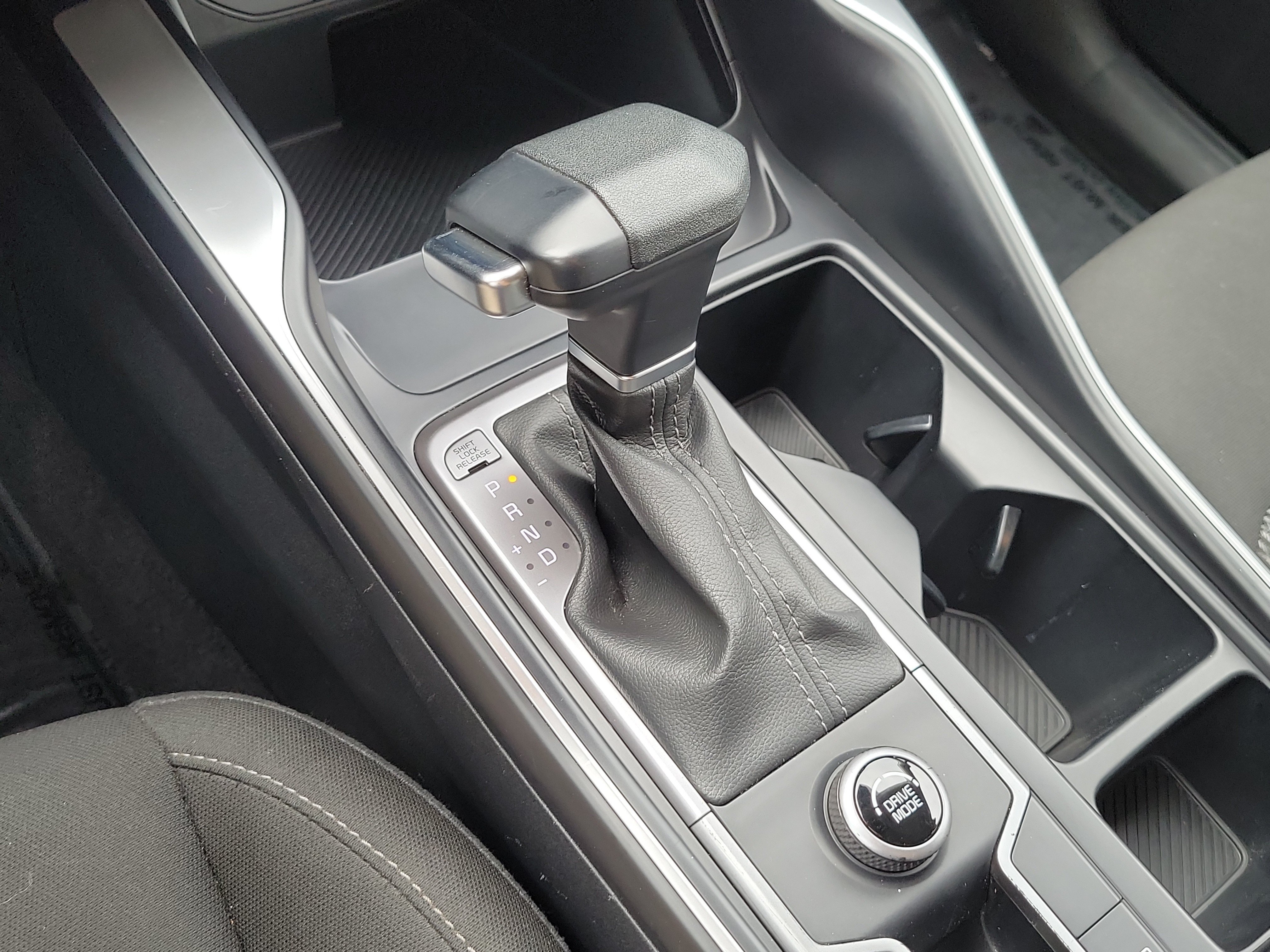 Certified 2024 Kia Sorento LX FWD image 36
