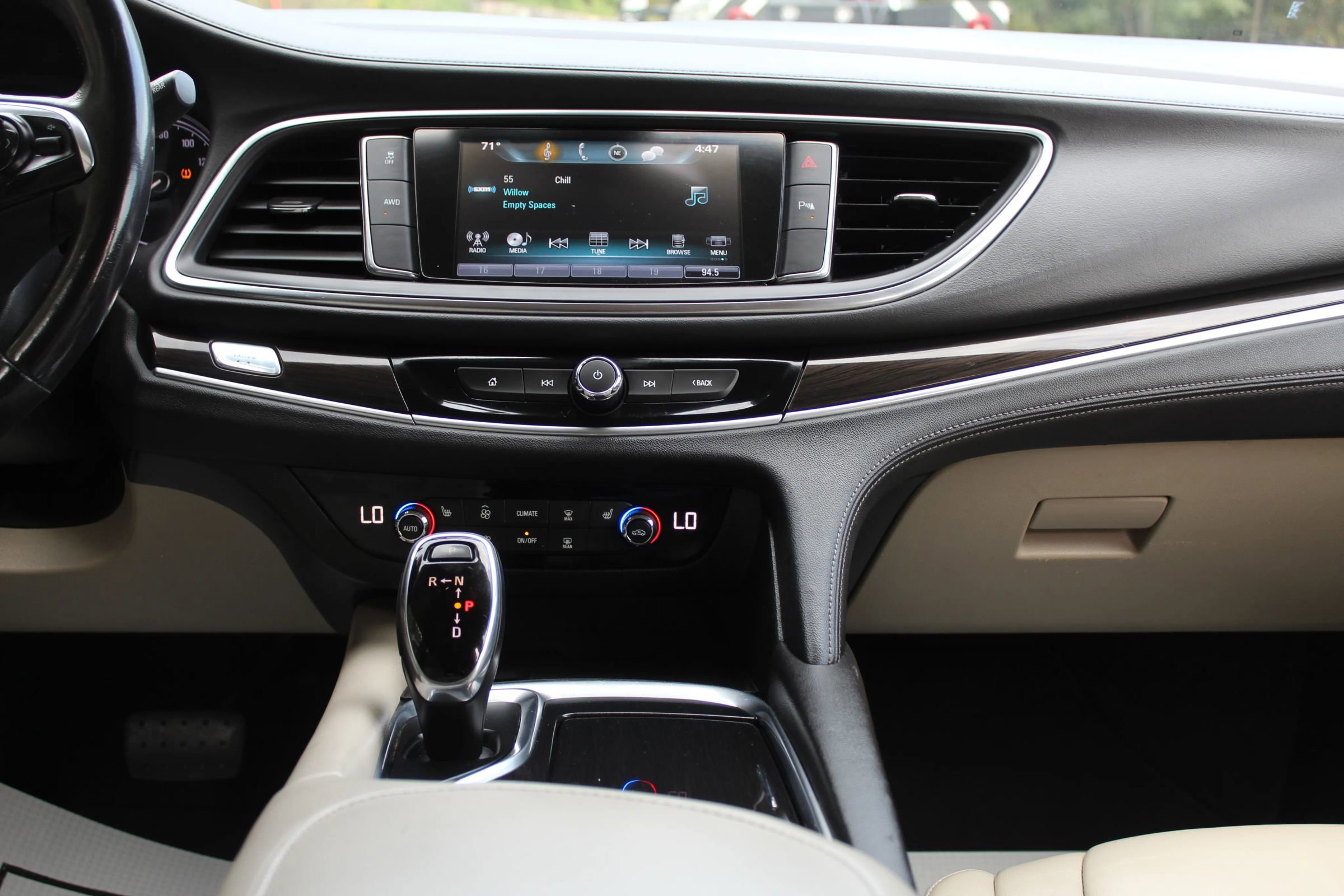 Used 2019 Buick Enclave Essence image 22