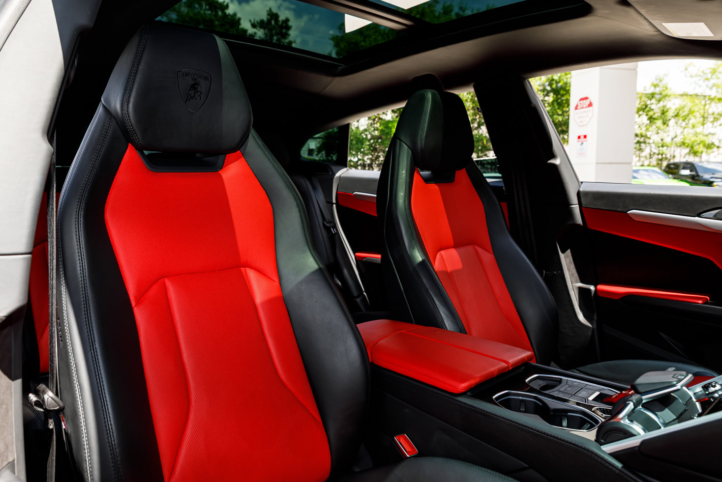 Used 2022 Lamborghini Urus AWD/4WD image 22