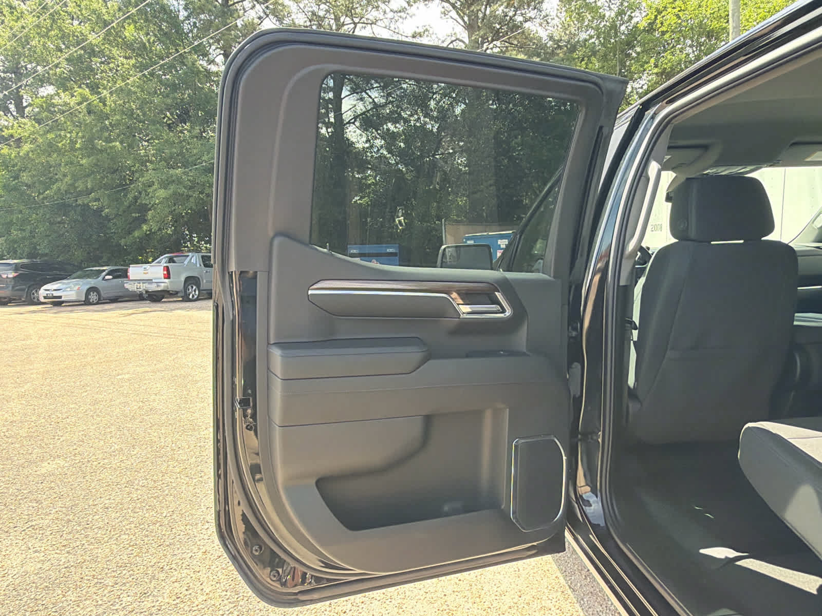 Used 2024 Chevrolet Silverado 1500 LT AWD/4WD image 32