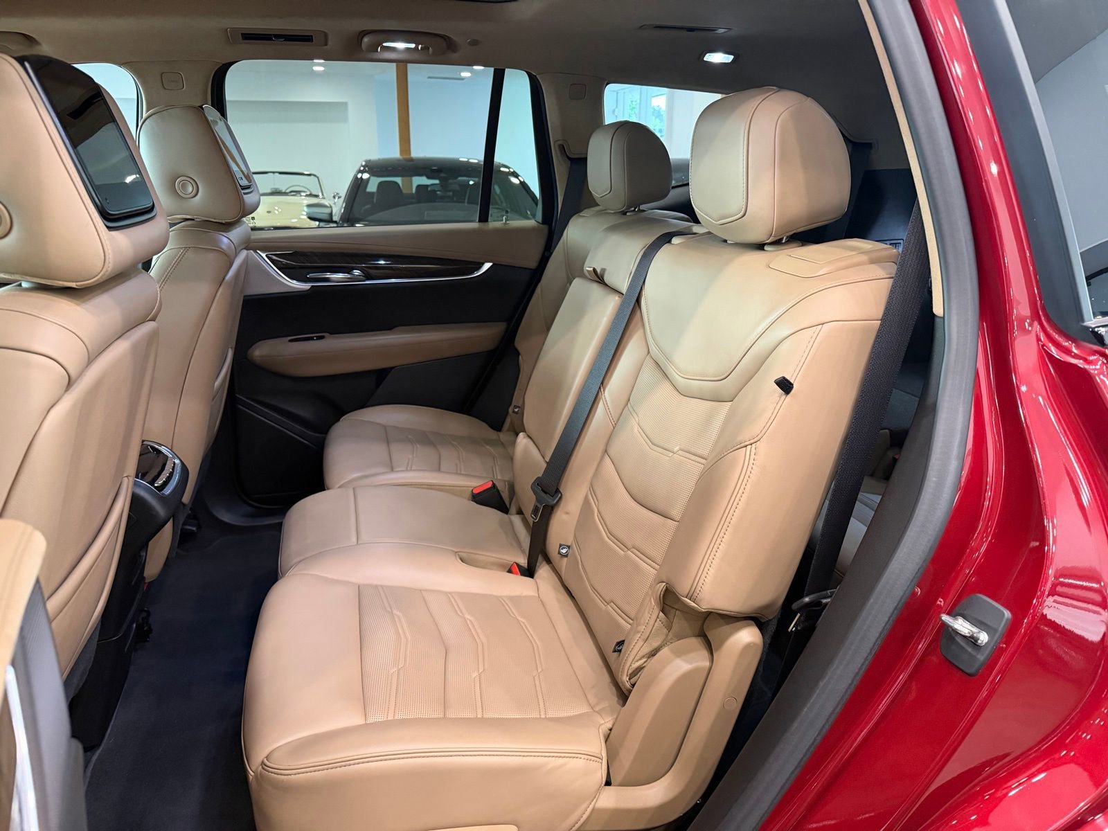 Used 2020 Cadillac XT6 Sport w/ Platinum Package AWD/4WD image 8