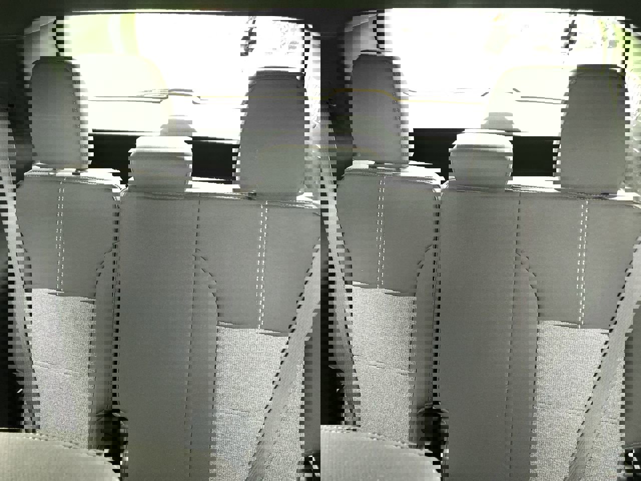 Used 2025 GMC Acadia Elevation image 12