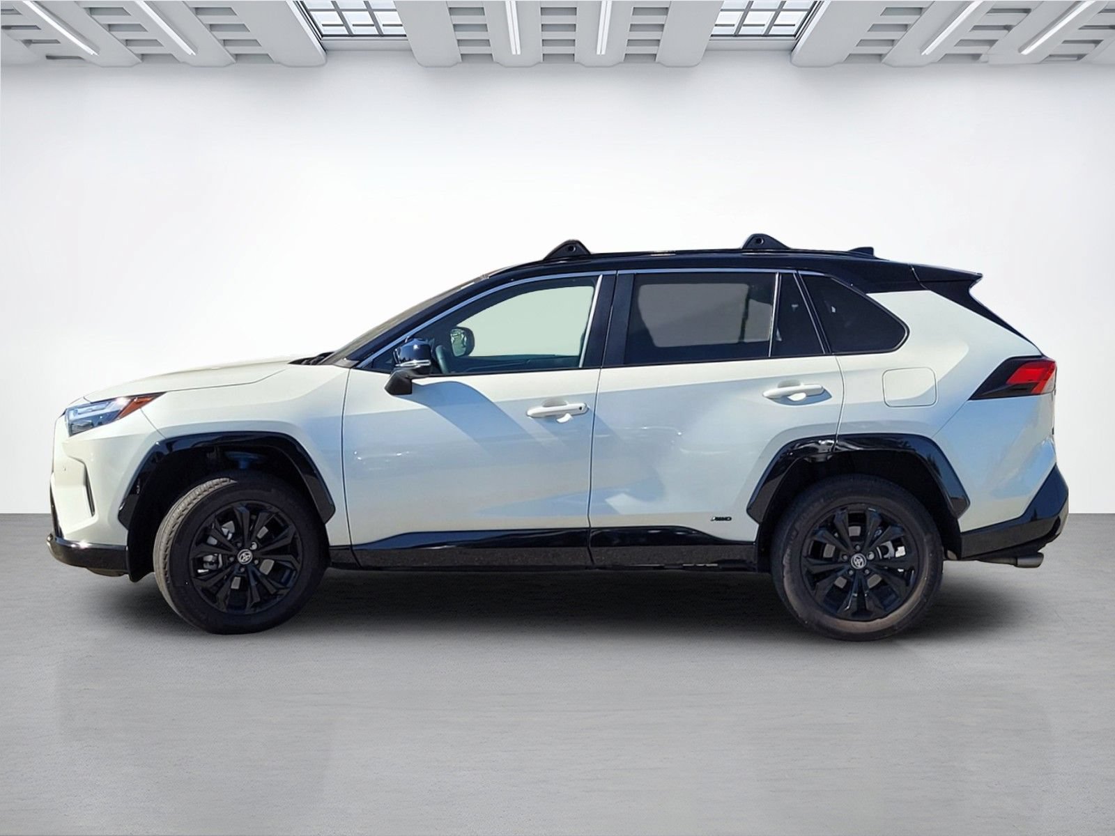 Used 2022 Toyota RAV4 XSE AWD/4WD image 15