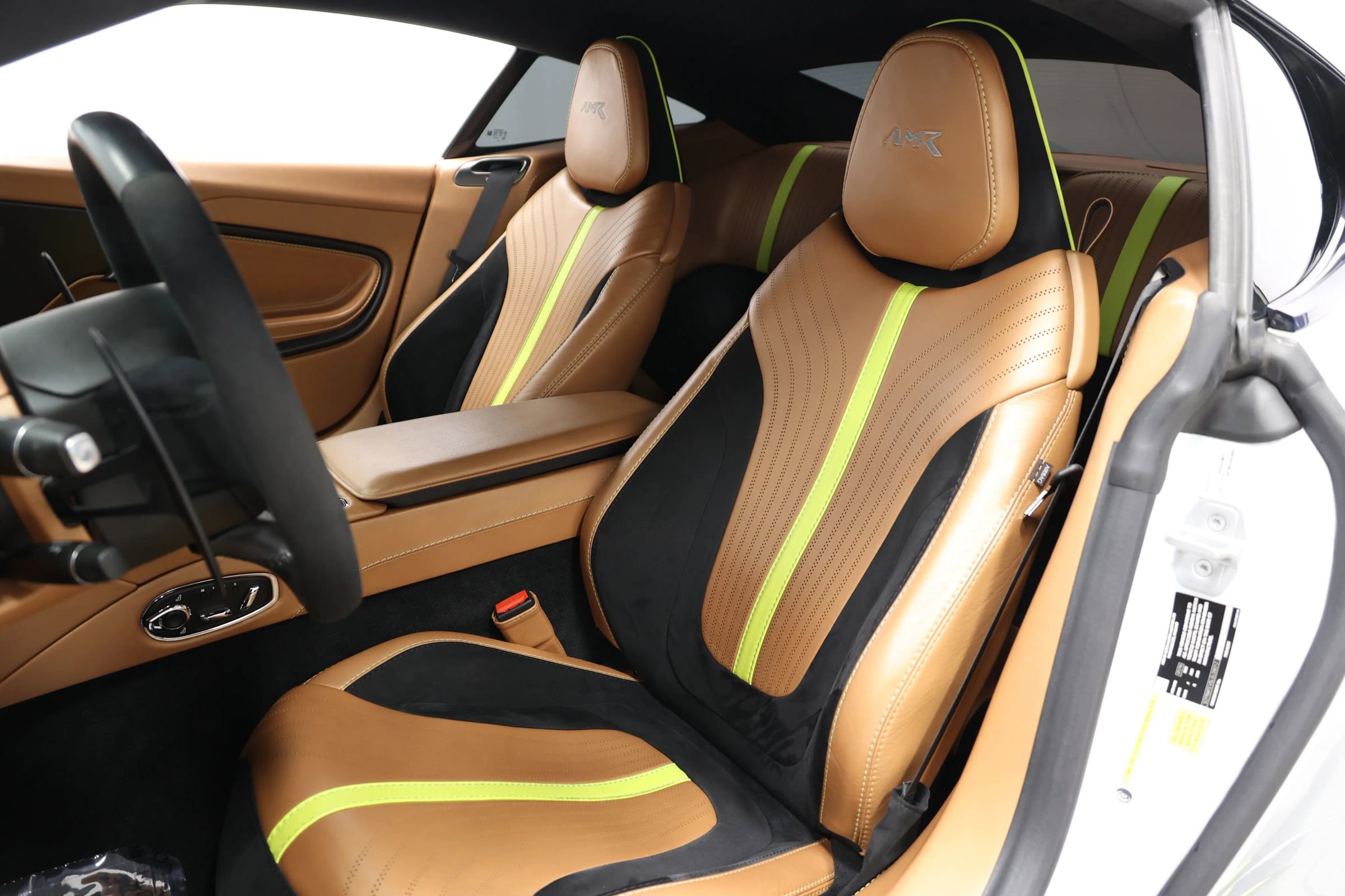 Used 2020 Aston Martin DB11 AMR image 3