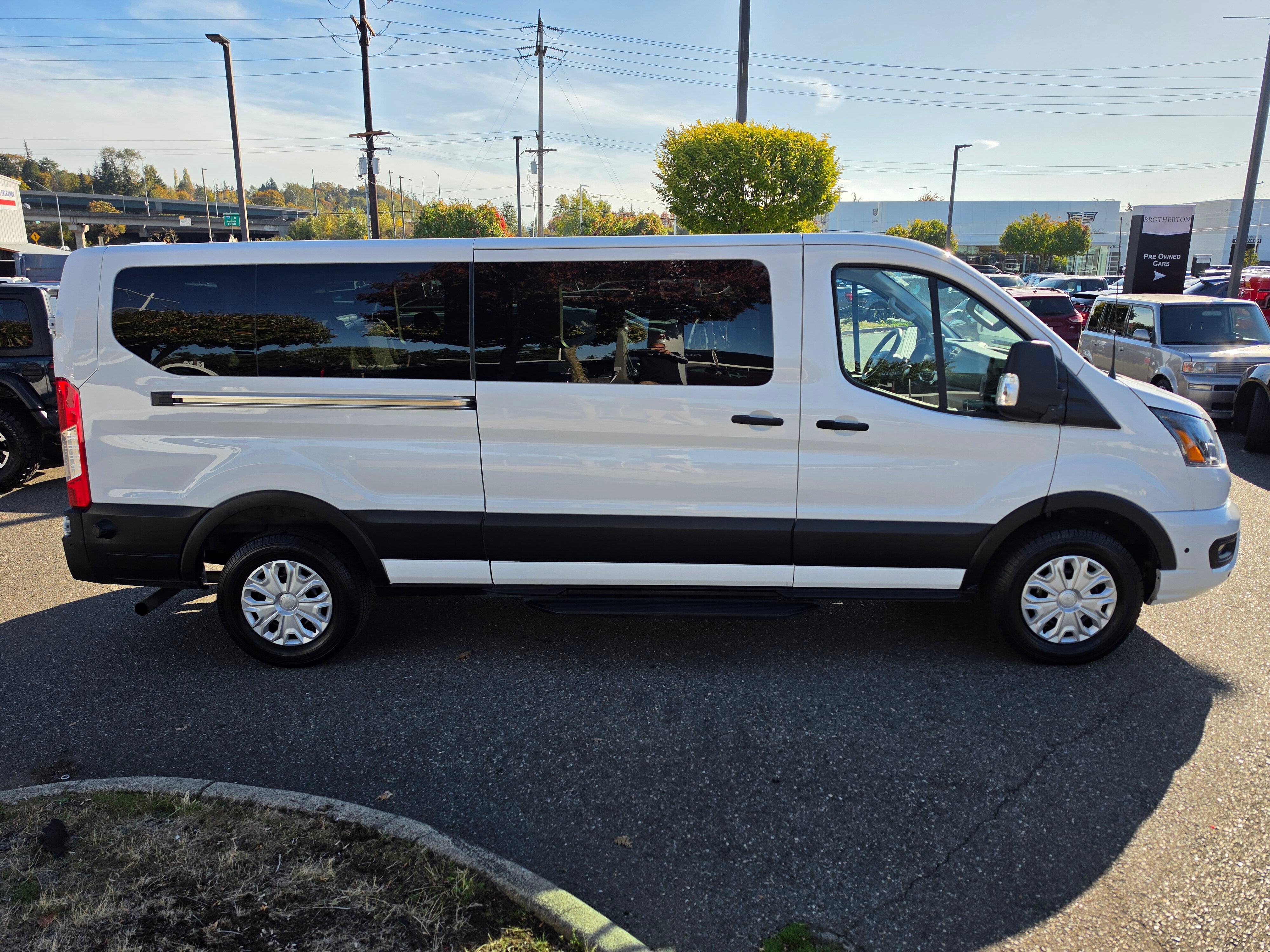 Used 2024 Ford Transit 350 XLT RWD image 4