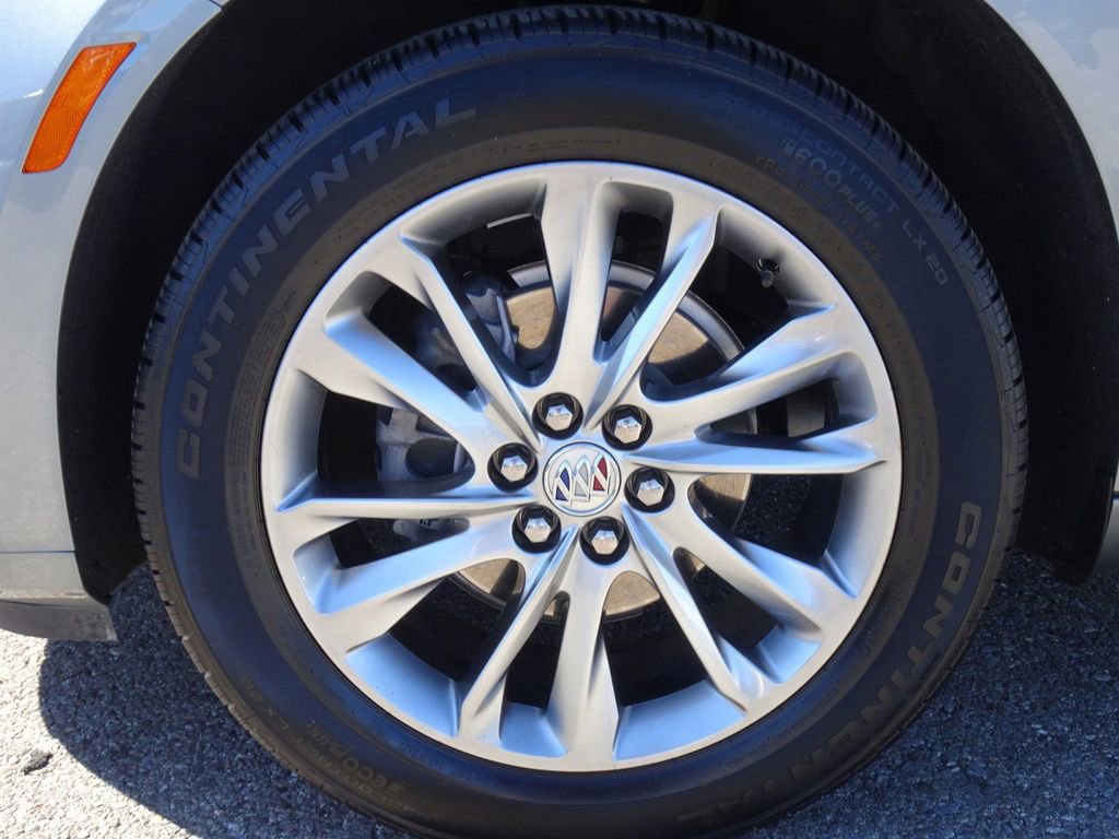 Used 2023 Buick Enclave Avenir image 23