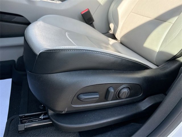 Used 2022 GMC Terrain SLT w/ Infotainment Package II image 12