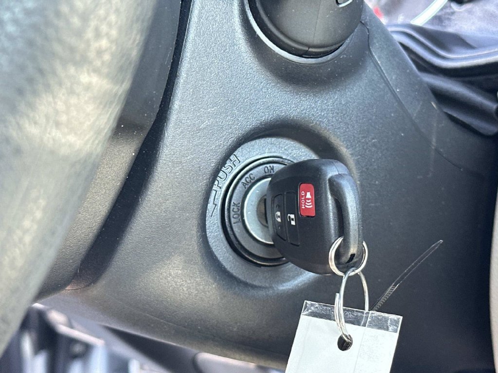 Used 2022 Toyota Corolla Cross L FWD image 32