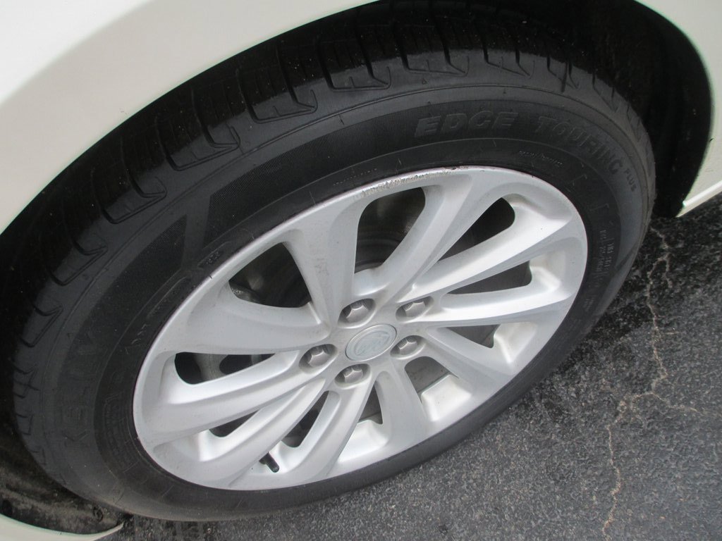 Used 2014 Buick LaCrosse Leather w/ Driver Confidence Package image 11