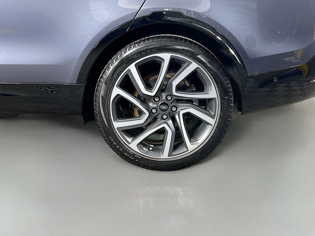 Used 2024 Land Rover Discovery Dynamic SE AWD/4WD image 34