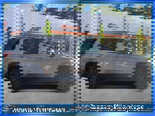 Used 2023 Chevrolet Traverse RS image 5
