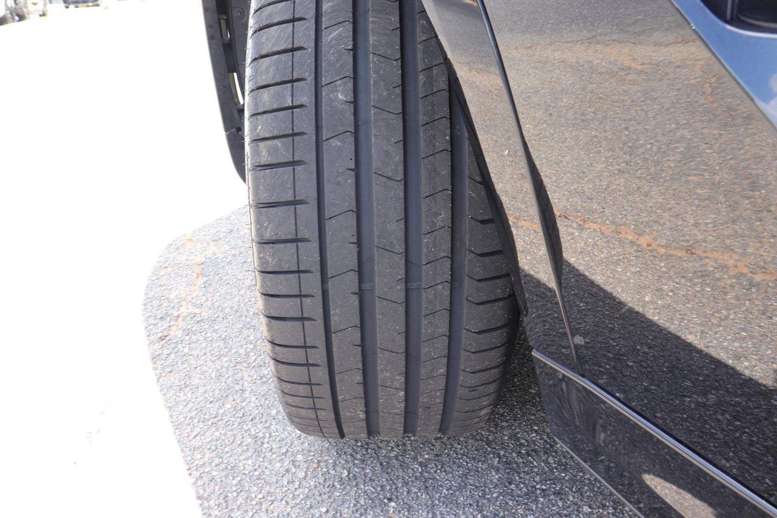 Used 2022 BMW X6 M50i AWD/4WD image 41