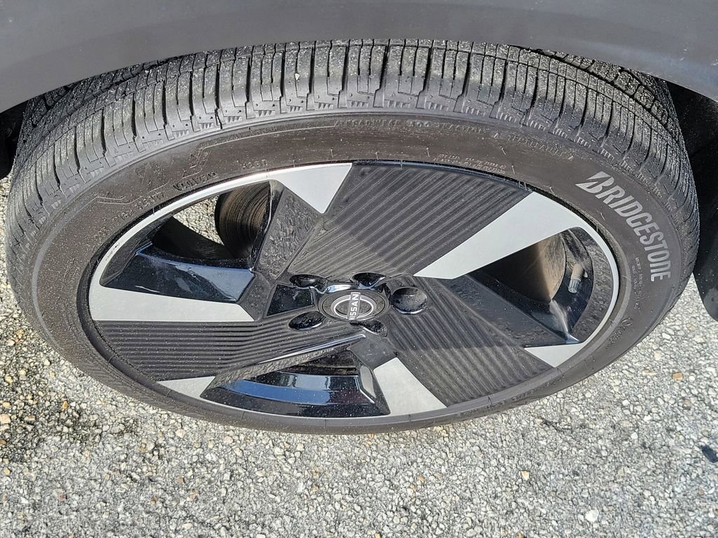 Certified 2025 Nissan Kicks SR image 11