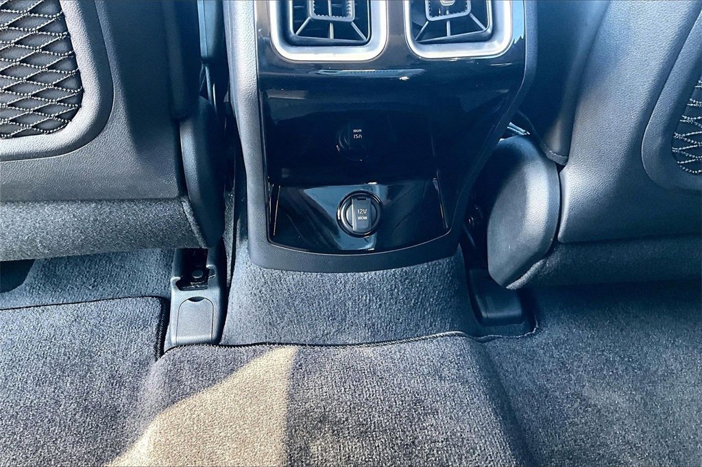 Used 2025 Kia Sorento SX image 26