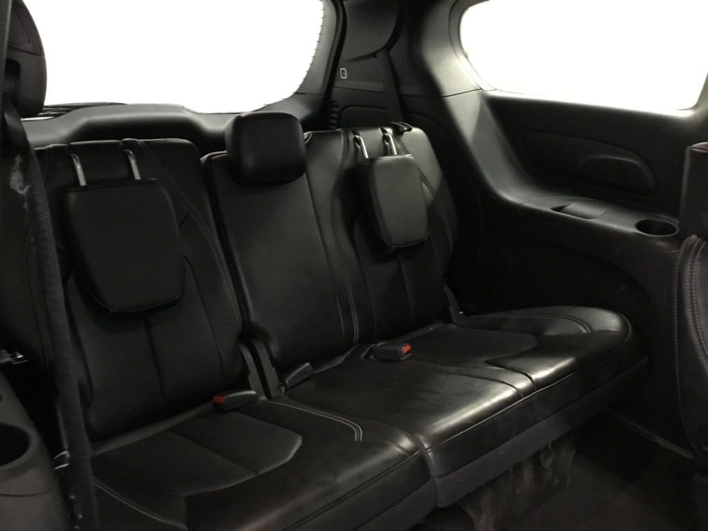 Used 2025 Chrysler Pacifica Select image 16