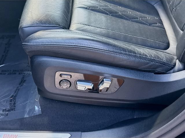 Used 2025 BMW X5 xDrive50e AWD/4WD image 17