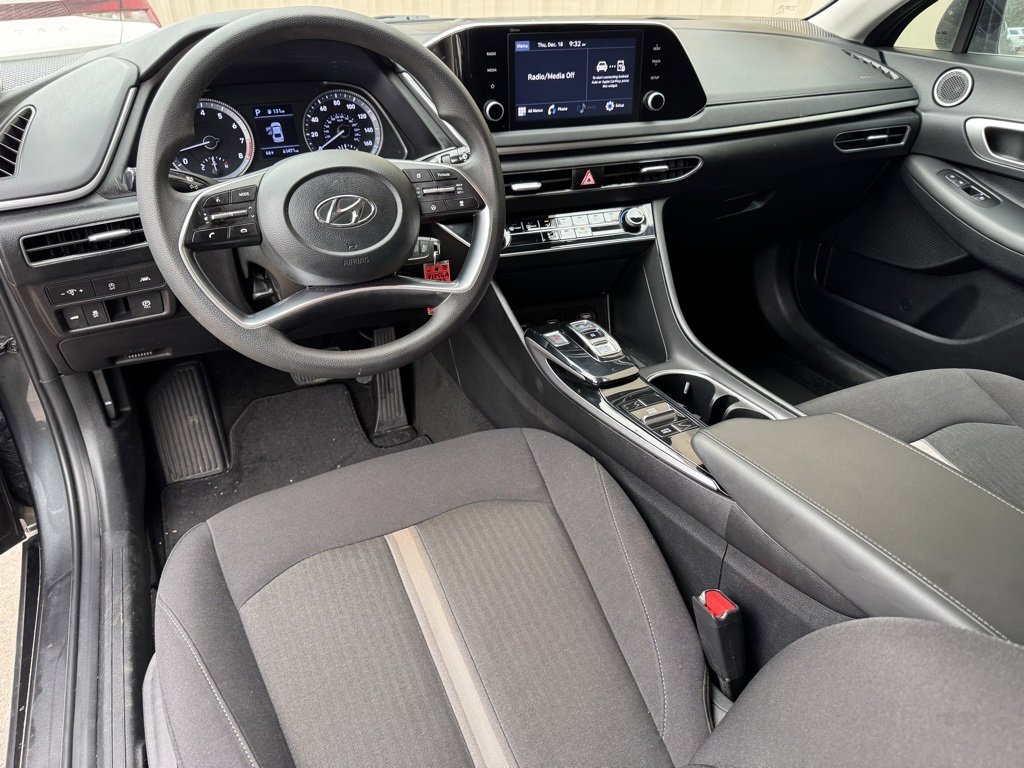 Used 2023 Hyundai Sonata SE w/ Cargo Package image 2