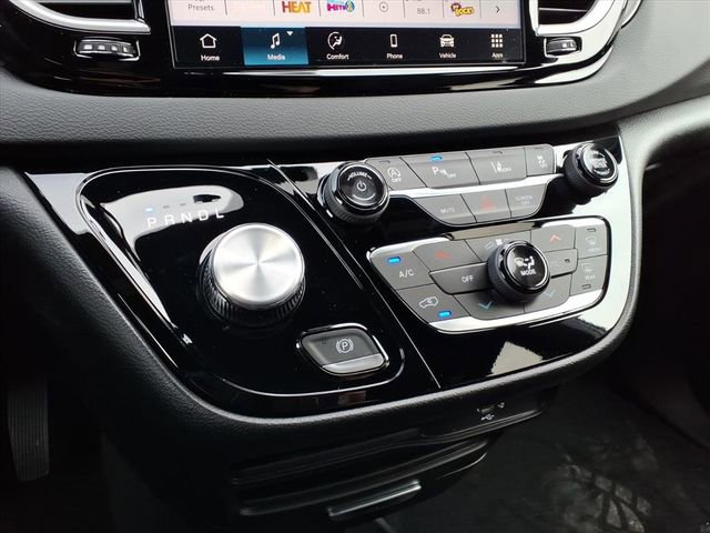 New 2026 Chrysler Voyager LX image 19