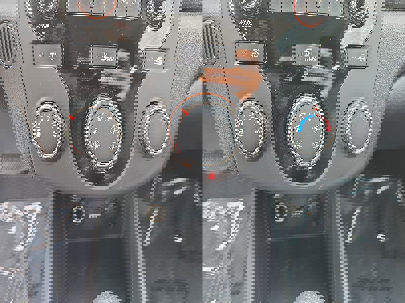 Used 2012 Kia Forte Koup EX image 21